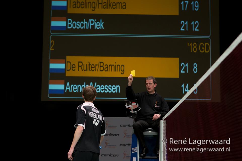 Ruud Bosch ontving een terechte gele kaart tijdens zijn mixdubbel met Selena Piek