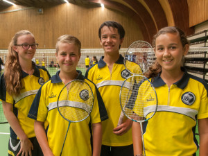 Badmintonteams2015-006